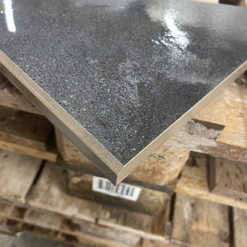 angle rentrant en arête cassée